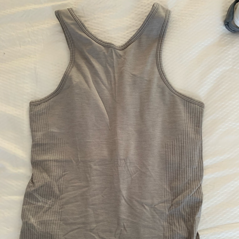 Lululemon gray tank top